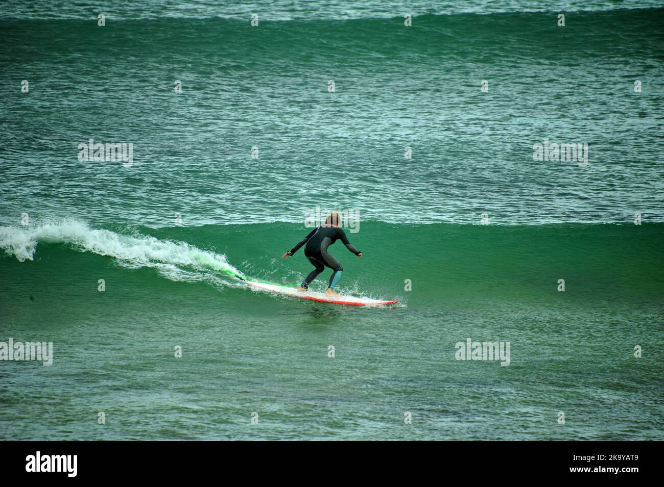 Surfen in Peniche, Portugal Stockfoto
