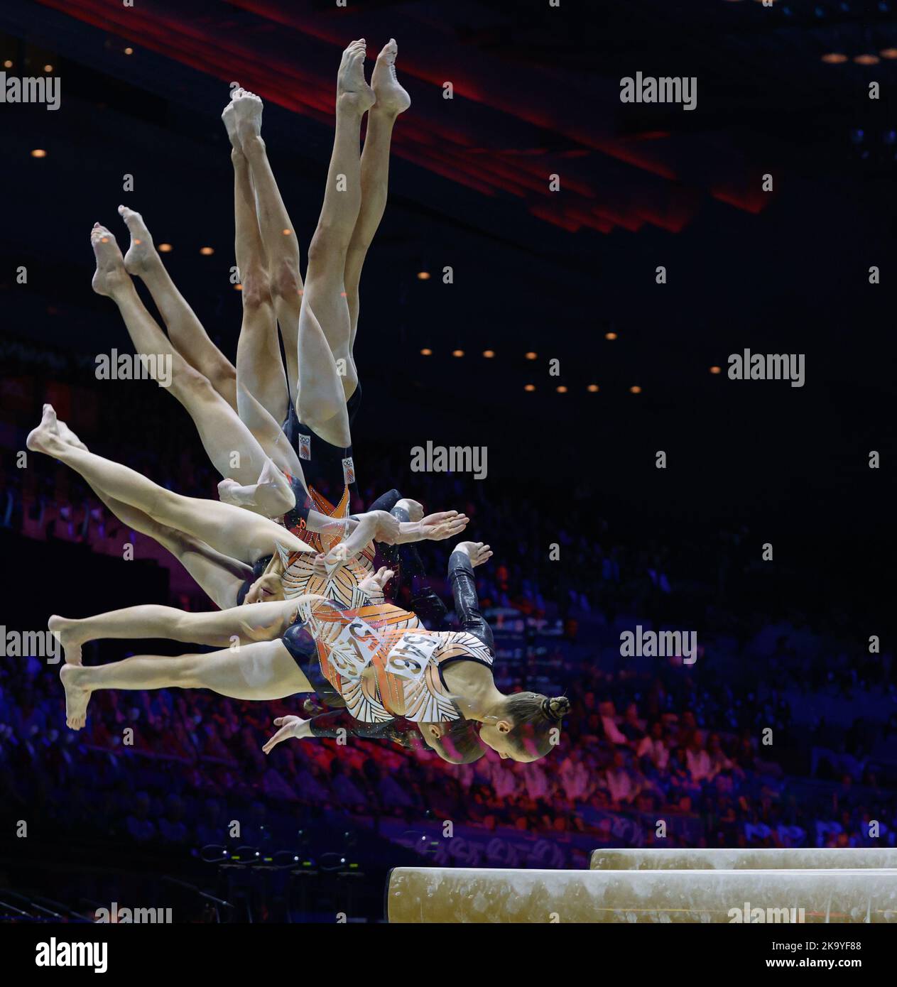 Liverpool, Großbritannien. 30.. Oktober 2022, M&amp;S Bank Arena, Liverpool, England; 2022 World Artistic Gymnastics Championships; Women's Qualification Balance Beam -Naomi Visser (NED) Multiple Exposure Credit: Action Plus Sports Images/Alamy Live News Stockfoto