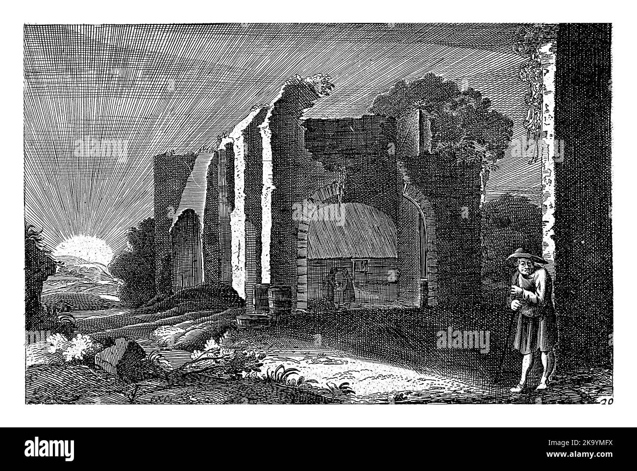 Ein Mann, der sich auf einen Stock stützt, in der Nähe einer Ruine, in der sich zwei Figuren unterhalten. Dahinter eine untergehende Sonne. Stockfoto