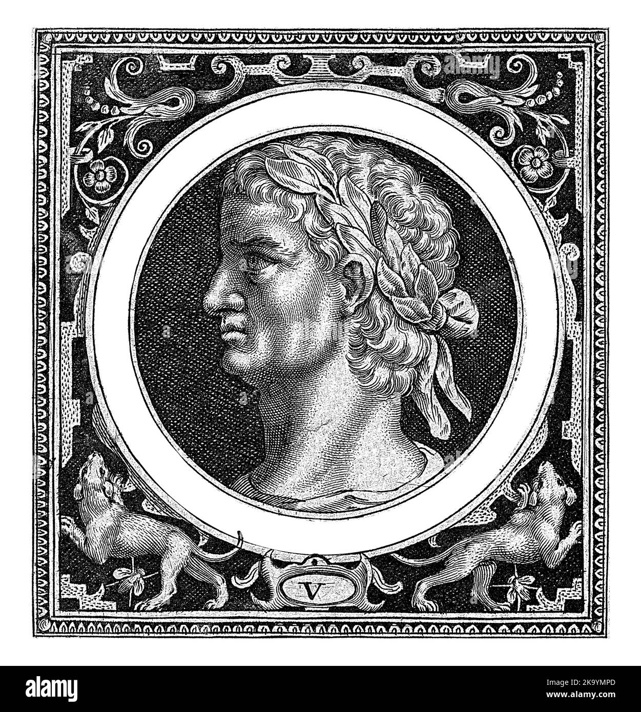 Porträt mit Büste von Kaiser Claudius auf Medaillon im rechteckigen Rahmen mit Ornamenten. Am Rand des Medaillons Titel und Name des Imperators. Stockfoto