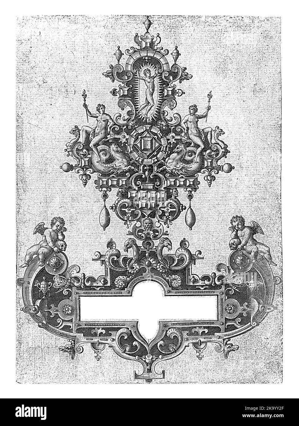 Kartusche mit Inschrift in einem Rahmen aus Grotesken, die an einem diamantförmigen Ornament mit drei Frauen hängen. Stockfoto
