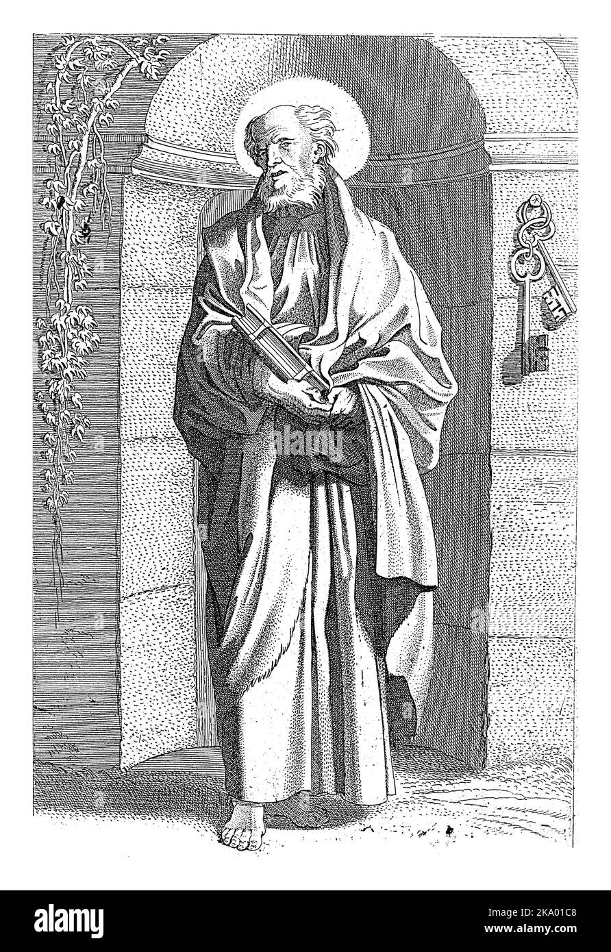 Der Apostel Petrus steht vor einer Nische. Er hat ein Buch in der Hand. Zwei Schlüssel hängen hinter ihm an der Wand. Stockfoto