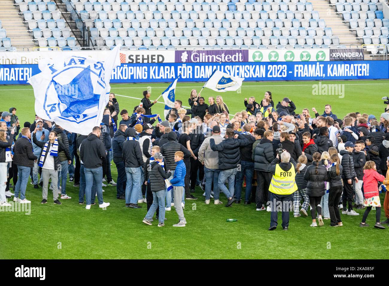 Historisches Damen-Fußballspiel in der Platinumcars Arena in Norrköping zwischen IFK Norrköping und Bergdalens IK im schwedischen Elitettan der zweiten Klasse. Stockfoto