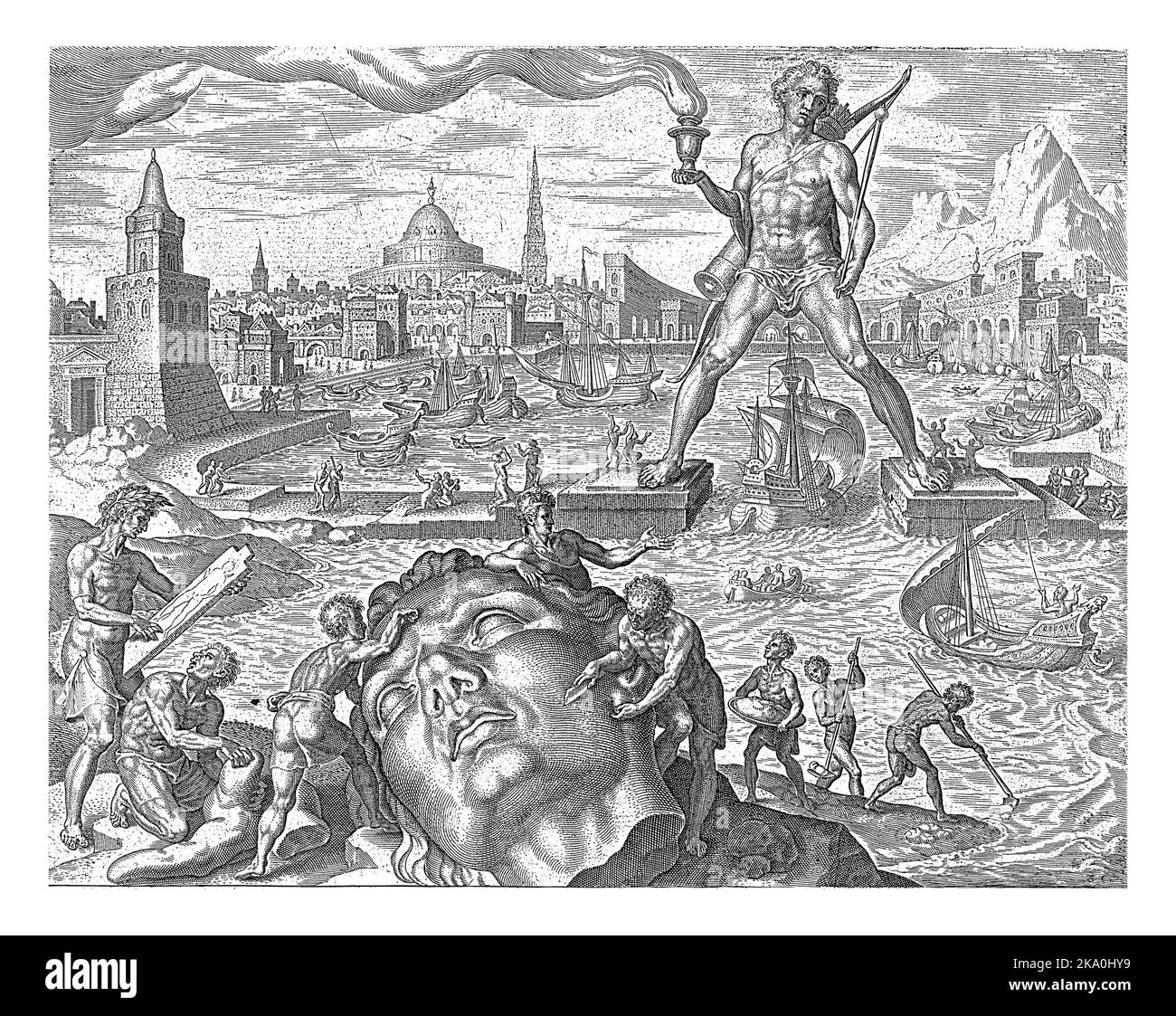 Die Bronzestatue von Helios, auch bekannt als der Koloss von Rhodos, steht am Hafen, während die Schiffe unter ihren Beinen segeln. Zu seinen Füßen Menschen Stockfoto