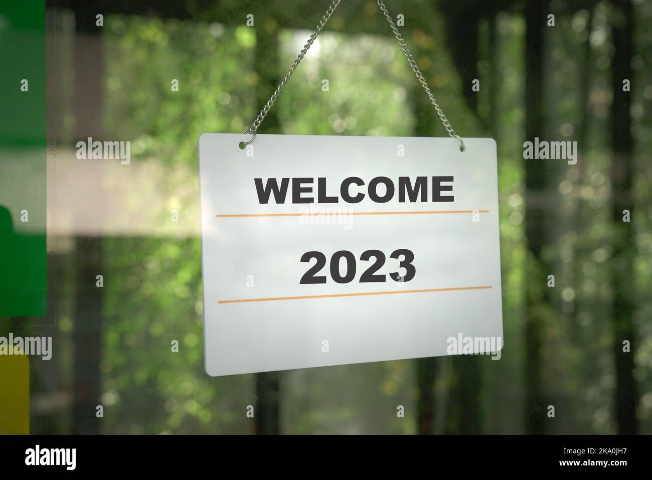 Schild, Willkommen 2023. Konzept für das neue Jahr. Stockfoto
