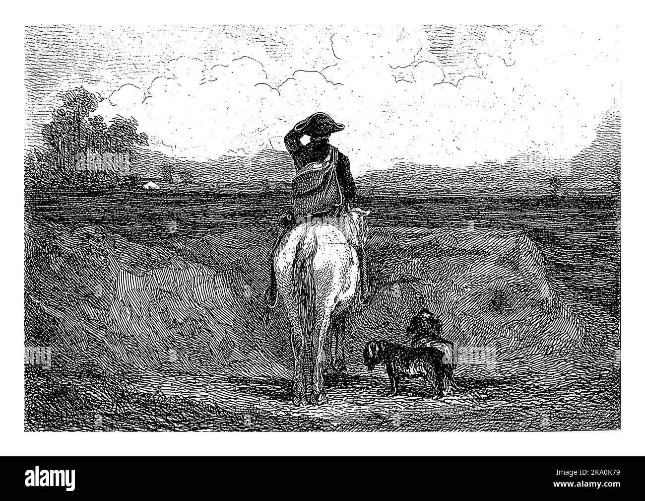 Ein Jäger auf dem Pferderücken geht über eine karge Ebene. Seine beiden Hunde stehen neben ihm. Stockfoto