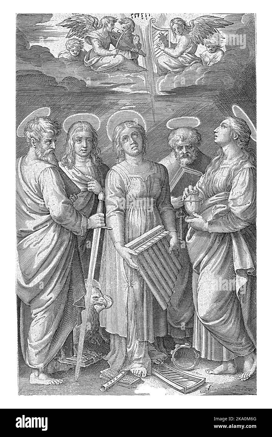 Die Heiligen Paulus, Johannes, Cecilia, Petrus und Maria Magdalena stehen trauernd zusammen, über ihnen eine Gruppe von singenden Engeln. Über dem Kopf des zentralen fe Stockfoto