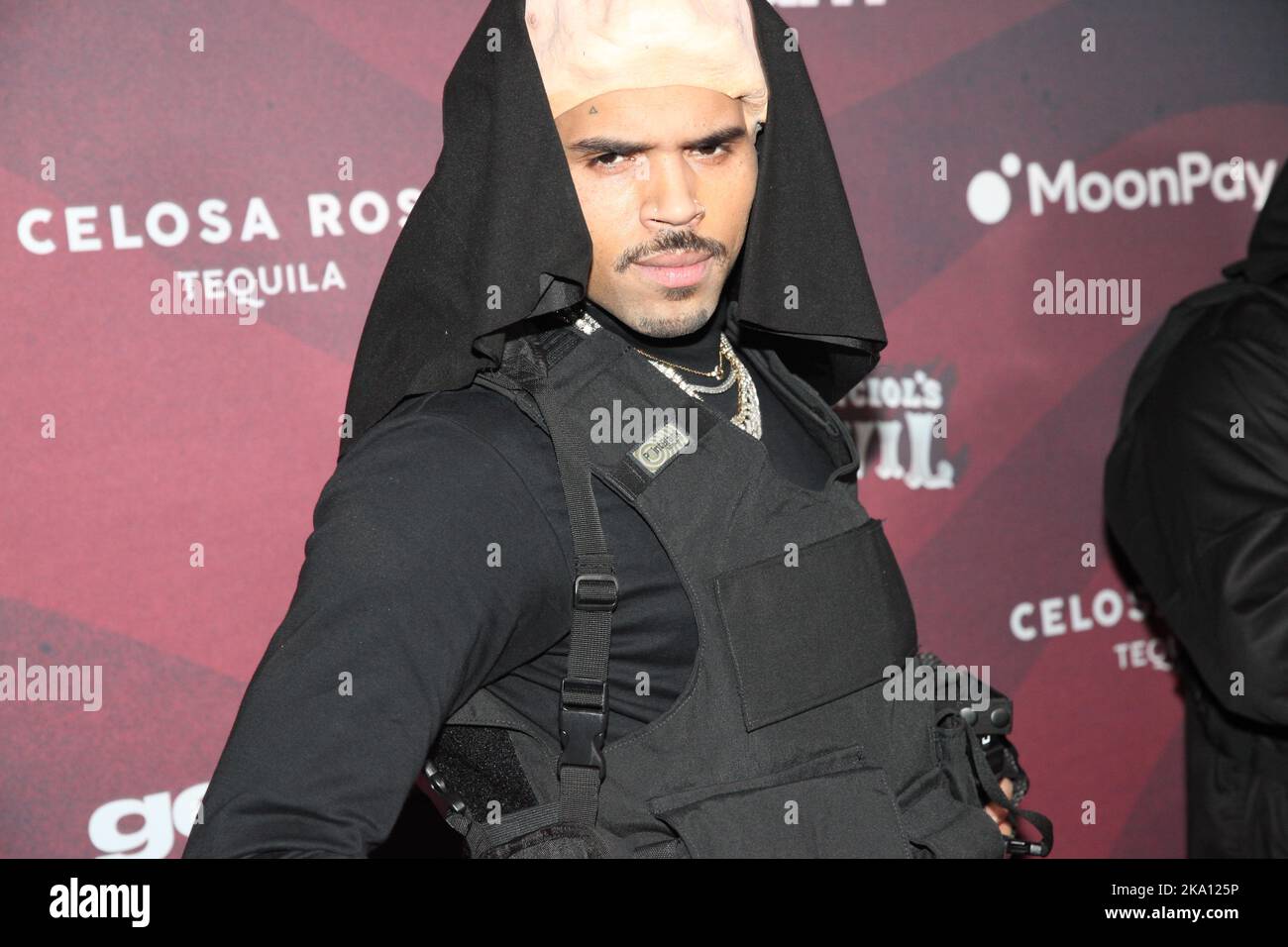 LOS ANGELES, CA - 29. OKTOBER 2022: Sänger Chris Brown nimmt an der jährlichen CARN*EVIL Halloween Party am 29. Oktober 2022 in Los Angeles, Kalifornien, Teil Stockfoto