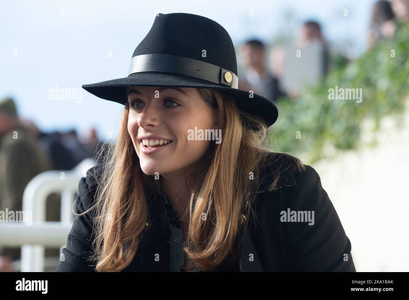 Ascot, Bergen, Großbritannien. 29.. Oktober 2022. Rennmoderatorin Rosie Tapner. Quelle: Maureen McLean/Alamy Stockfoto