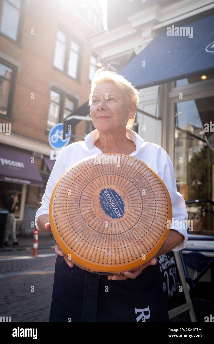 Niederlande, Amsterdam am 2020-06-26. Grastronomic Bericht über niederländischen Käse durch die historische Käsefabrik der Firma Reypaner. Hier in ihren Stockfoto