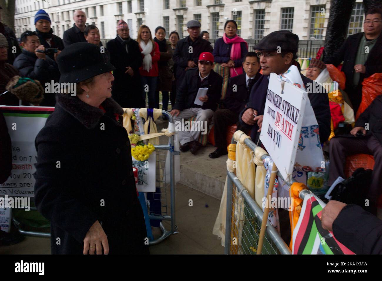 Gyanraj Rai trat am 7. 2013. November aus Protest gegen die Behandlung von Gurkhas durch die britische Regierung, Whitehall London, in einen Hungerstreik bis zum Tod. Stockfoto