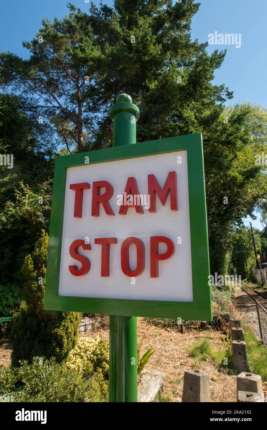 Straßenbahnhaltestellen-Schild an der Straßenbahn Seaton, einer Touristenattraktion in East Devon, die zwischen Seaton und Colyton bhz verkehrt Stockfoto