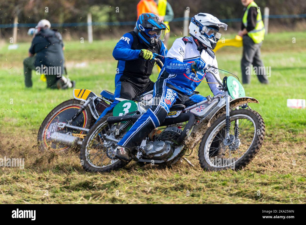 Graeme Brown Rennen in grasstrack Motorrad-Rennen. Donut Meeting Veranstaltung organisiert vom Southend & District Motorcycle Club, Essex, Großbritannien. Jahrgang vor 1975 Stockfoto