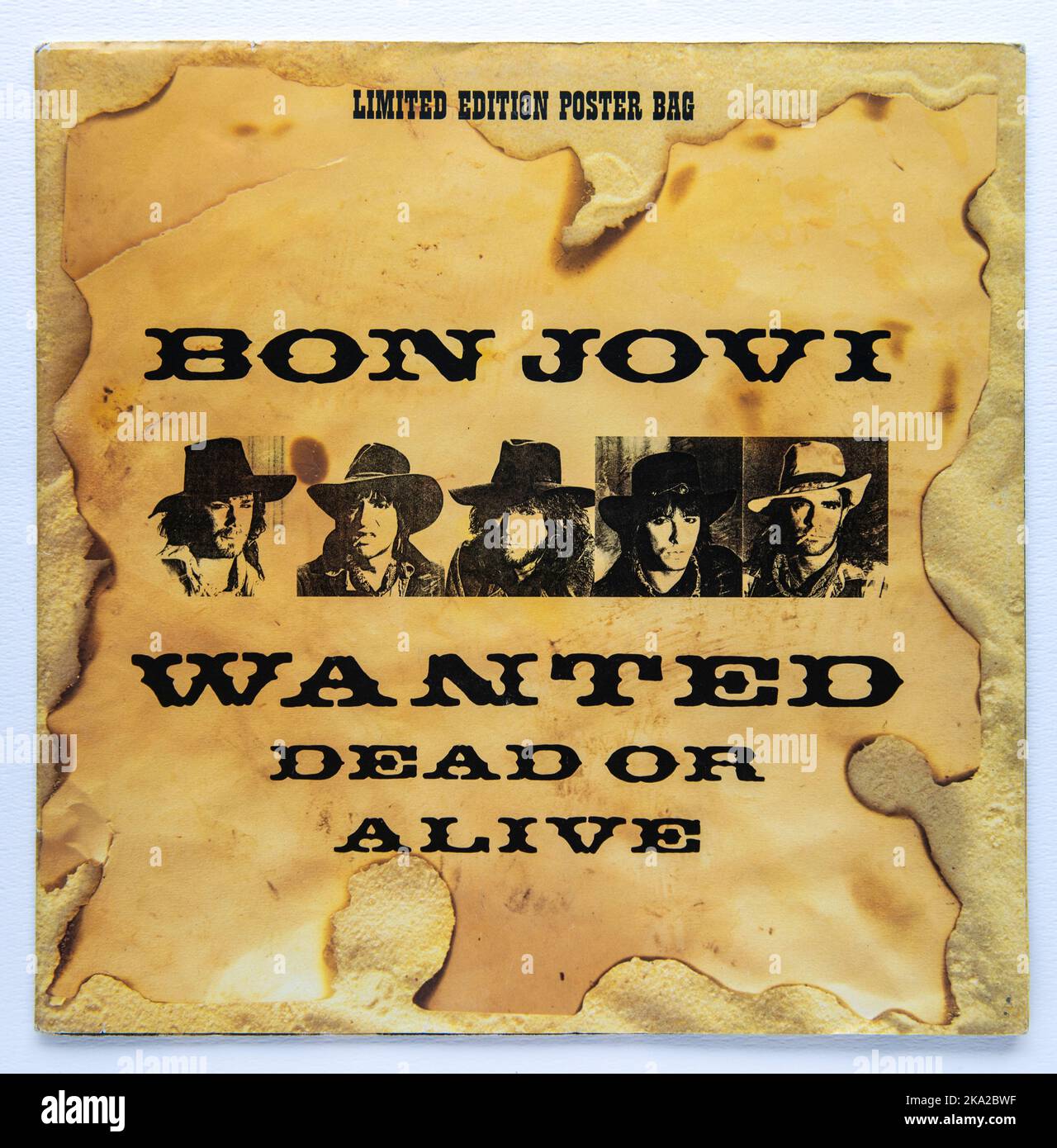 Bildercover der 12-Zoll-Single-Version von Wanted Dead or Alive von Bon Jovi, die 1987 veröffentlicht wurde Stockfoto
