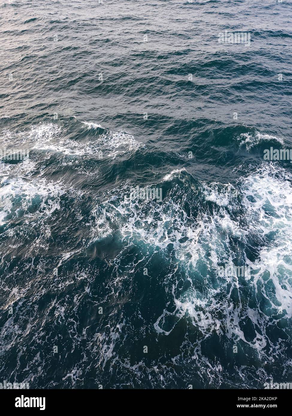 Naturhintergrund des blauen Ozeans Stockfoto