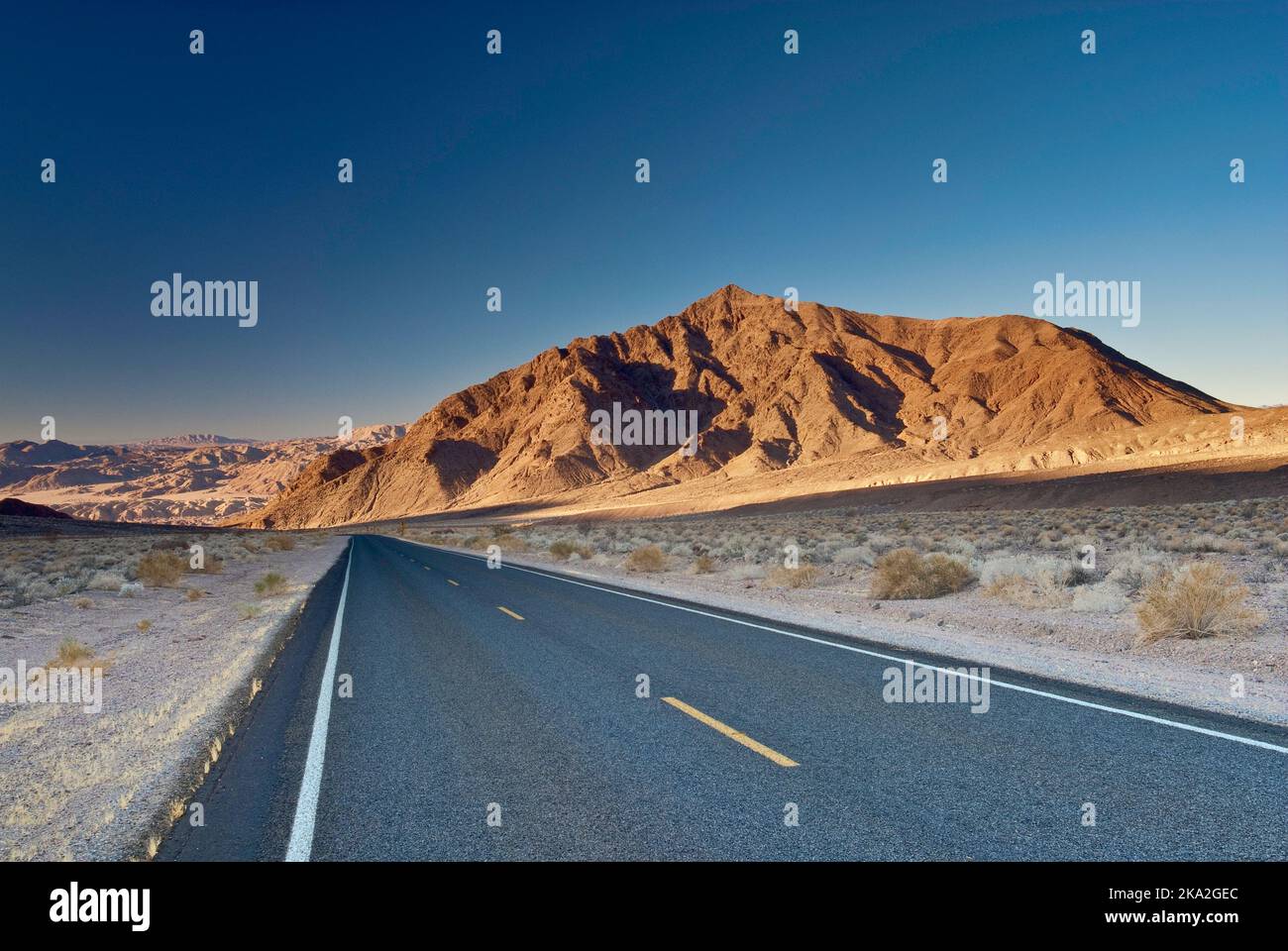 Sheephead Mountain von der Straße in Salsberry Spring Area in der Nähe von Salsberry Pass, Mojave Desert, Death Valley National Park, Kalifornien, USA Stockfoto
