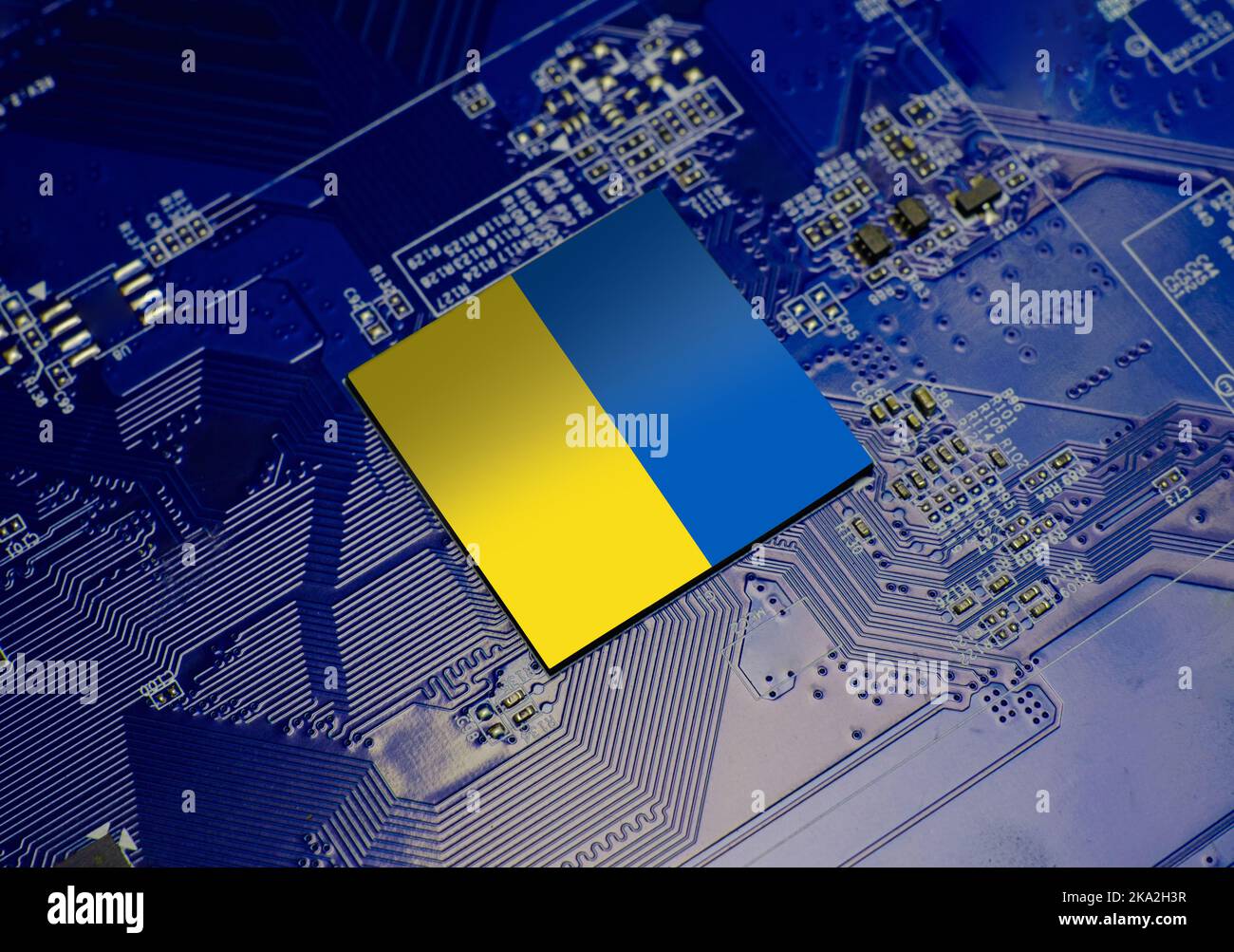 Flagge der ukraine auf CPU-Chipsatz Computer Elektronik Platine Stockfoto