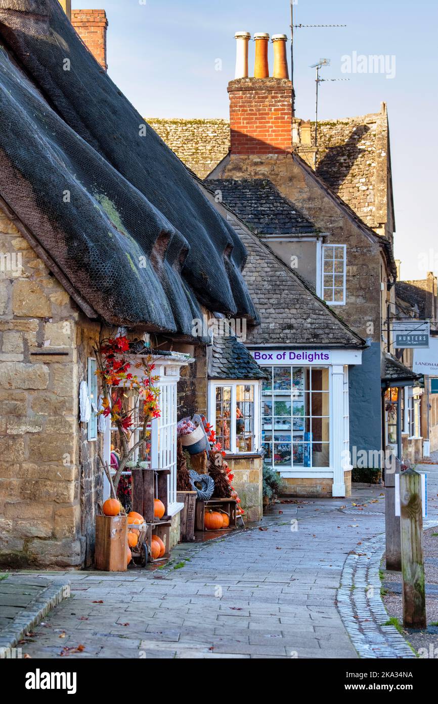 Was auch immer das Wetter im Herbst in Broadway, Cotswolds, Worcestershire, England Stockfoto