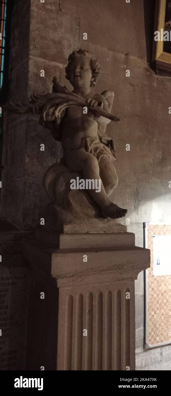 L'église Sainte-Marguerite est une église de culte catholique romain datant du XXVIie siècle, située 36, rue Saint-Bernard dans le 11e Arrondissement Stockfoto