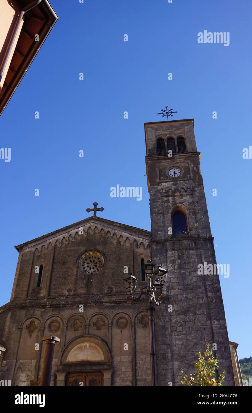 Aritzo, Sardinien, Italien. St. Michael Kirche Stockfoto