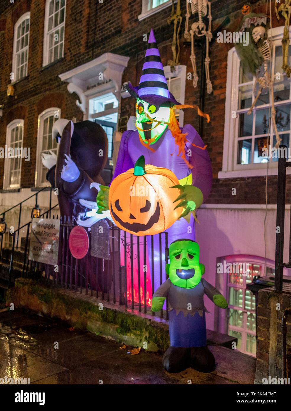 Halloween Inflatables in Highgate Village London UK Stockfoto