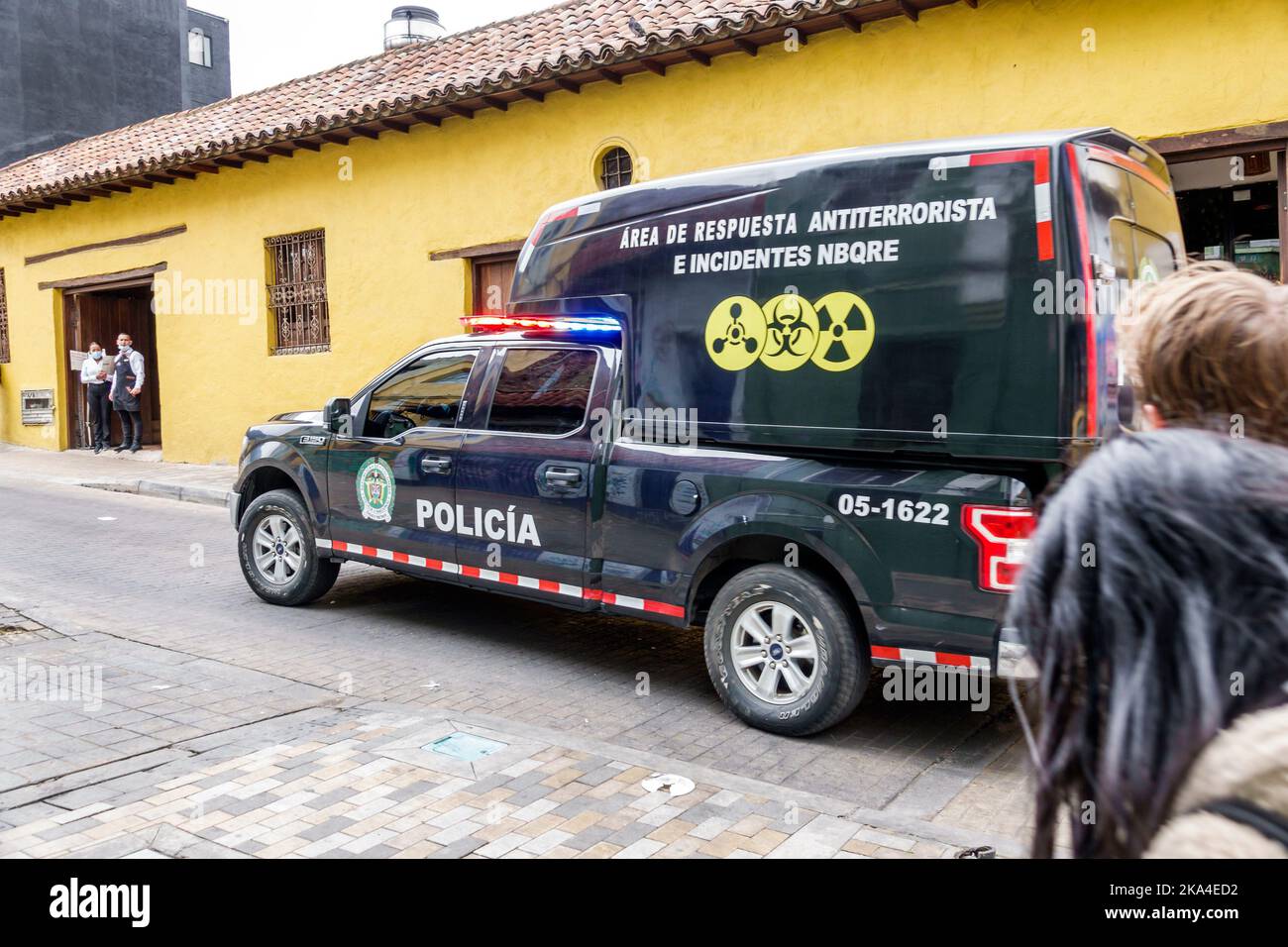 Bogota Kolumbien, La Candelaria Centro Historico zentrale historische Altstadt Zentrum Egipto, Polizei Fahrzeug Patrouille van Anti-Terrorismus spanische languag Stockfoto