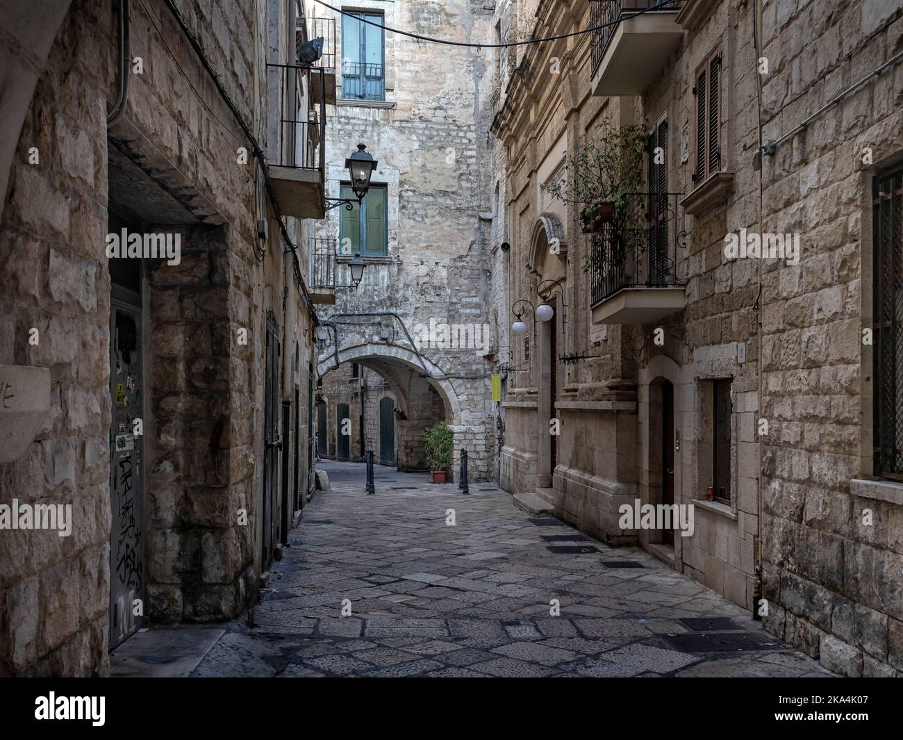 BARI, ITALIEN 16. OKTOBER 2022 Blick entlang einer kleinen