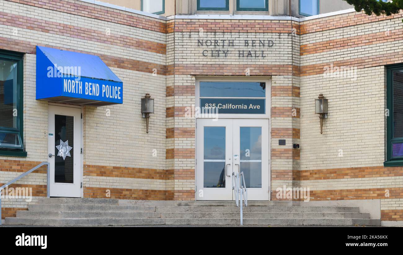 North Bend, OR, USA - 18. September 2022; North Bend City Hall and Police Station in the Oregon Community Stockfoto