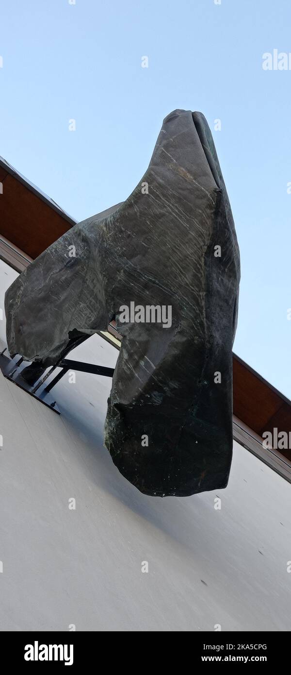 COLOMBE DE LA PAIX.SCULPTURE RÉALISÉE PAR L'ARTISTE VILLEJUIFOIS NICOLAS STAVROPULOS POUR L'INAUGURATION DU THÉATRE ROMAIN ROLLAND EN 1964 Stockfoto