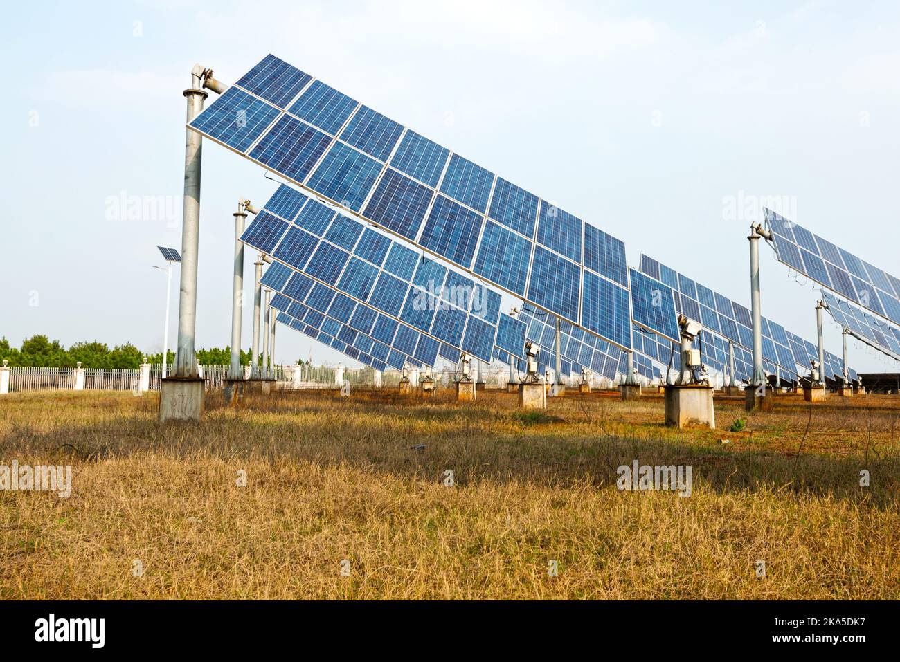 Solarzellen - tracking-system Stockfoto