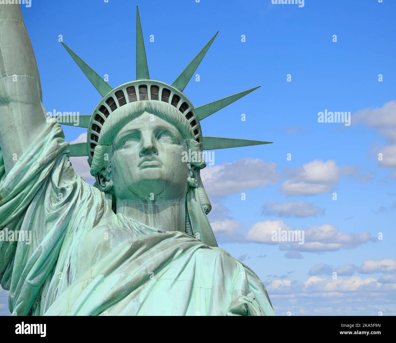 Die Freiheitsstatue und die Skyline von New York, USA Stockfoto