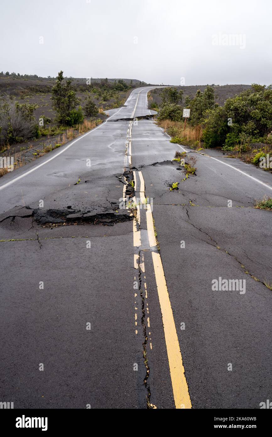Gebrochene Straße auf Big Island Hawaii Hilo Stockfoto