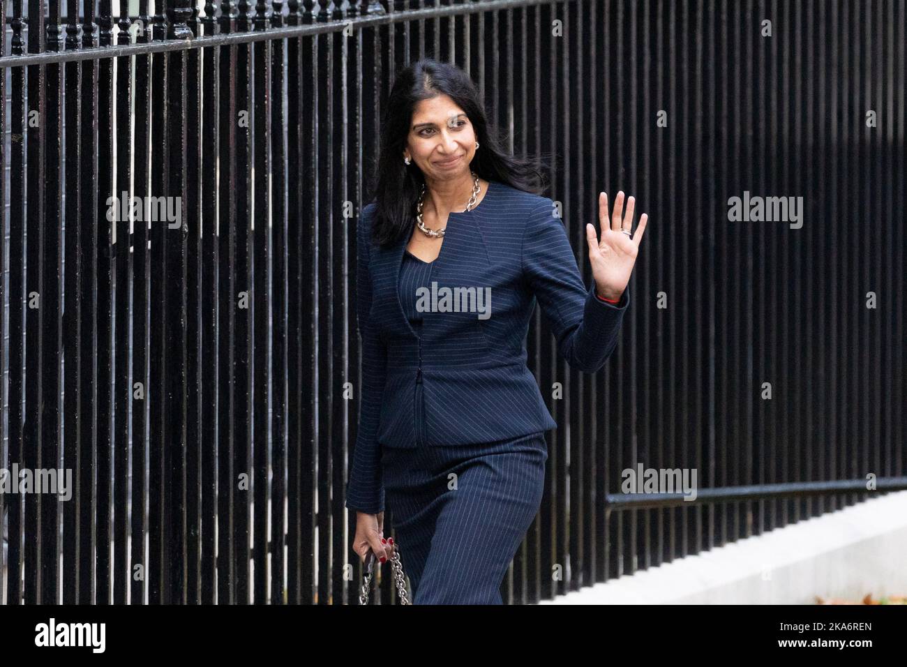 Suella Braverman kommt heute Nachmittag in der Downing Street an, während Premierminister Rishi versenkte und seine Kabinettsminister ernennt. Bild aufgenommen auf Stockfoto