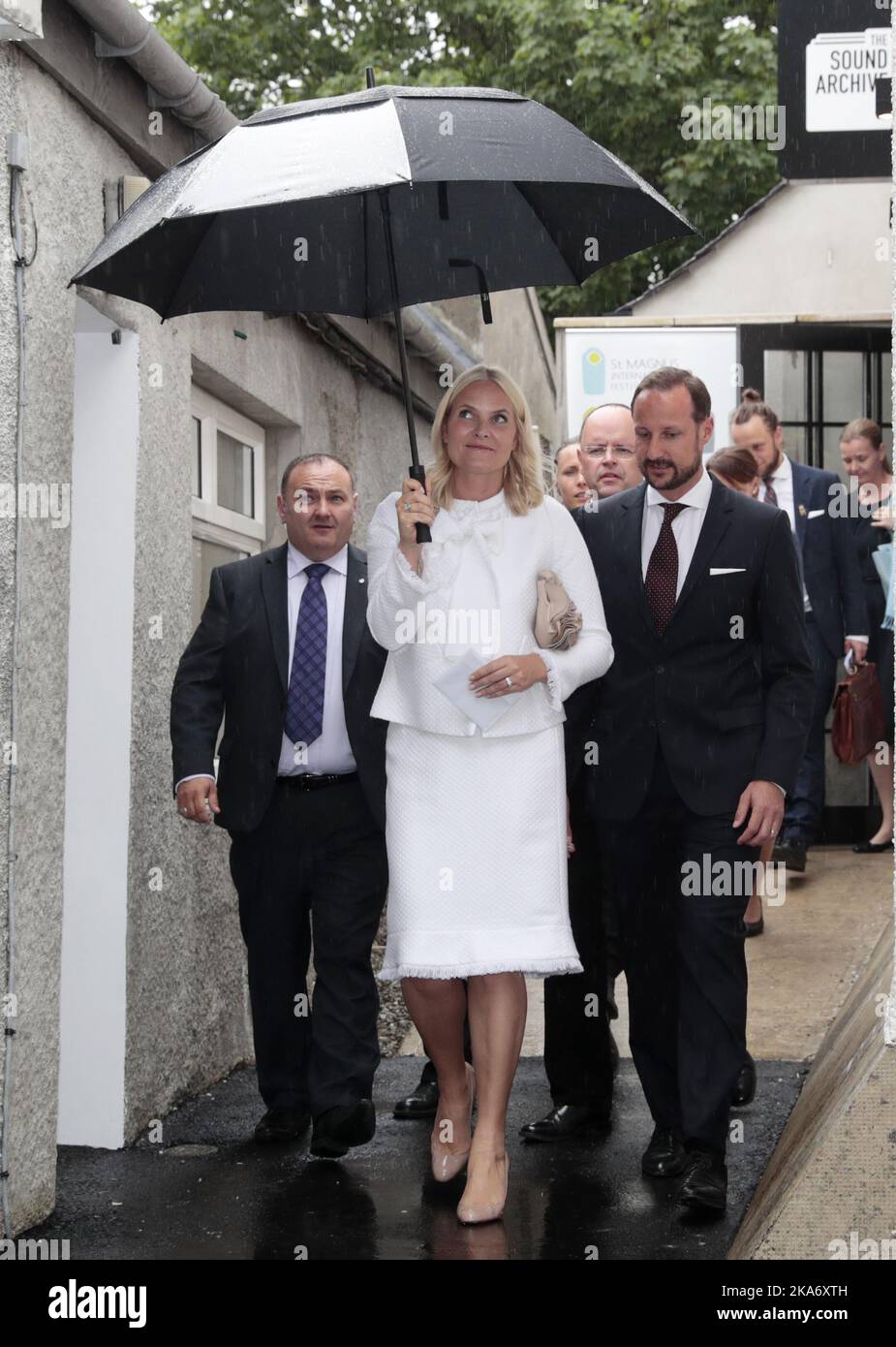 KIRKWALL, SKOTLAND 20170616. Kronprinzessin Mette-Marit und Kronprinz Haakon bei der Eröffnungszeremonie des St. Magnus Festivals im Sound Archive in Schottland anlässlich des offiziellen Besuchs. Foto: Lise Aaserud / NTB scanpix Stockfoto