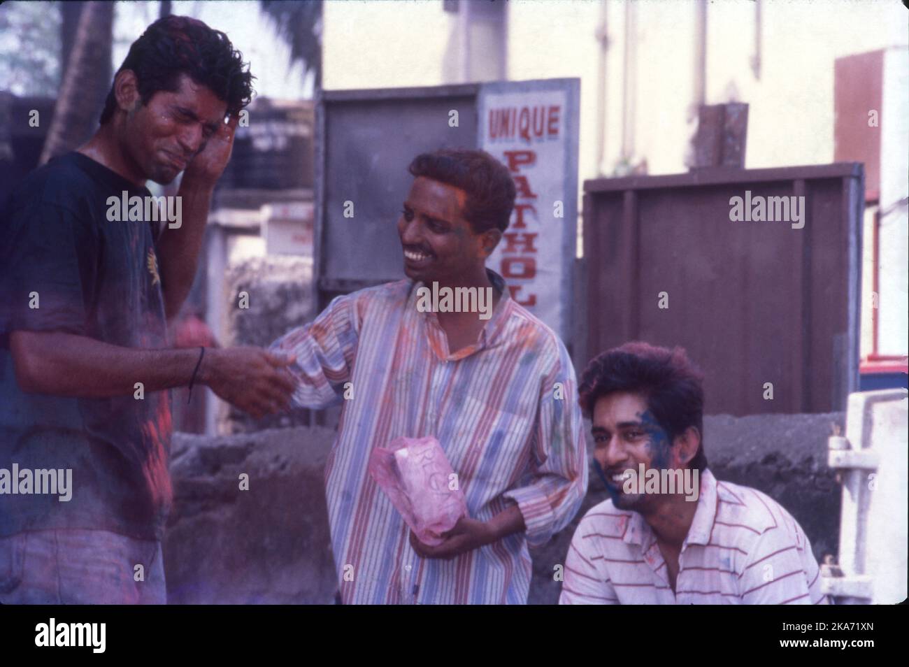 Holi:- auch bekannt als das Fest der Farben, das Festival der Quellen ...