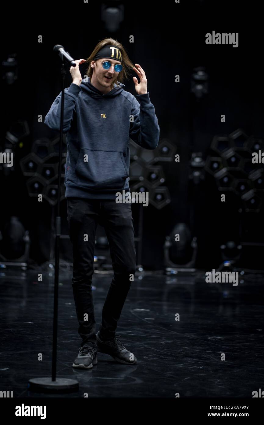 Oslo 20210430. MGP-Gewinner Andreas Andresen Haukeland, besser bekannt als TIX während des letzten Tests in Norwegen, bevor der beliebte Künstler in die selbstauferlegte Quarantäne geht, bevor er im Mai zum Finale des Eurovision Song Contest in Rotterdam aufsteigt. Foto: Heiko Junge / NTB Stockfoto