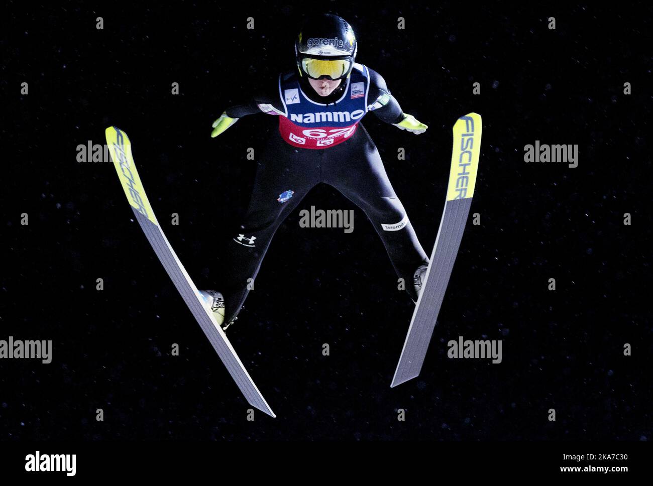 Lillehammer 20211205. EMA Klinec (SVN) in der Qualifikation für die Damen-WM-Damen HS140 in Lysgaardsbakkene-Sprunganlage in Lillehammer. Foto: Geir Olsen / NTB Stockfoto
