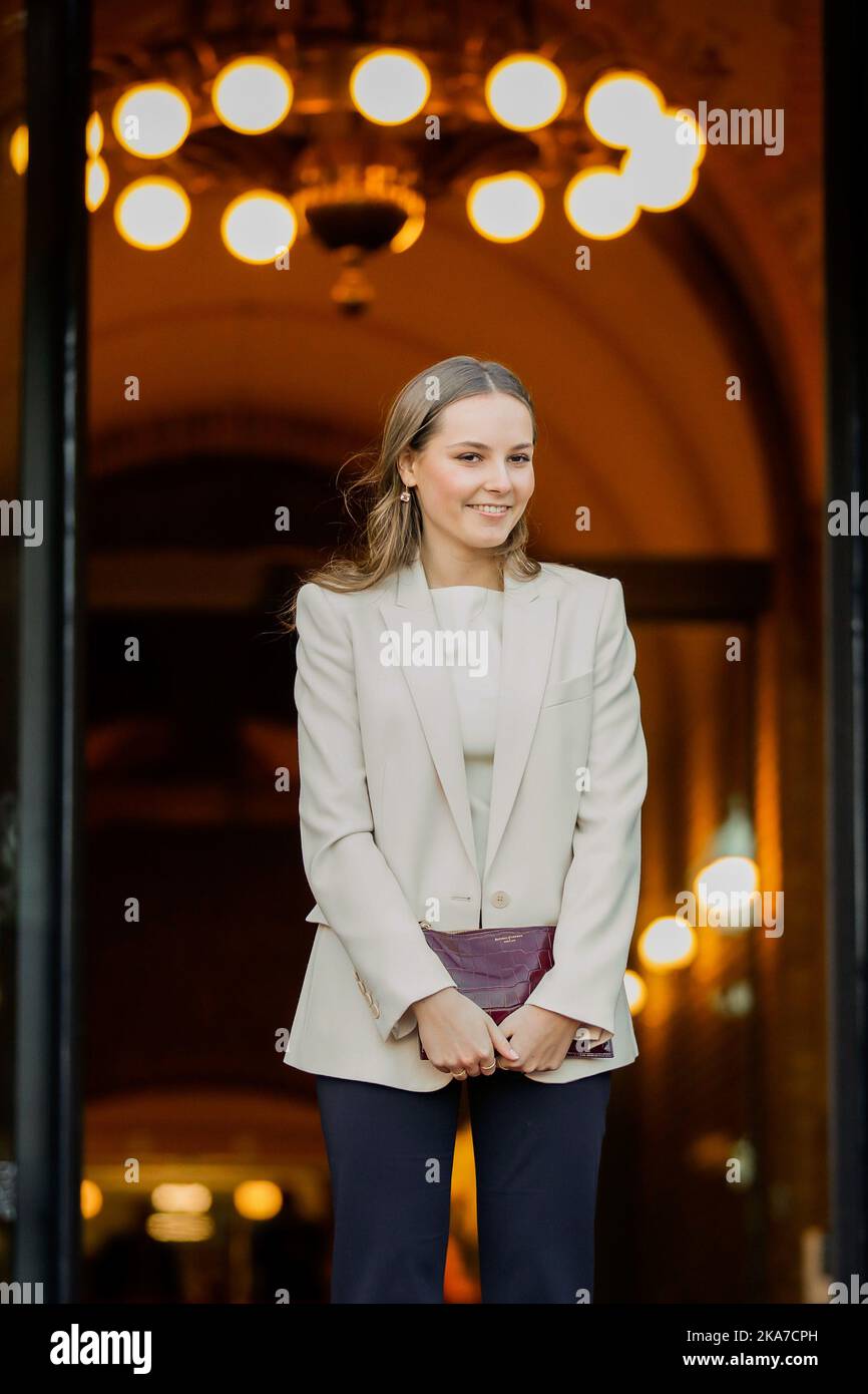 Oslo 20220120. Prinzessin Ingrid Alexandra kommt anlässlich ihres 18.. Geburtstages zu einem offiziellen Besuch im norwegischen Parlament an. Foto: Javad Parsa / NTB Stockfoto