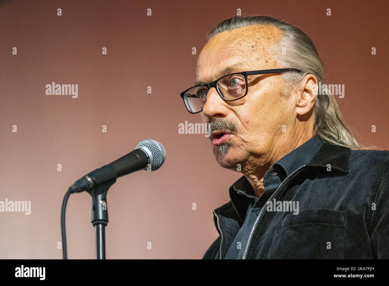 Oslo 20220622. Kuratorin Sune Nordgren ist am Mittwoch bei der Eröffnung der Ausstellung "Offene Türen" in Dronning Sonja KunstStall anwesend. Mehr als 100 Werke aus der Kunstsammlung von Königin Sonja sind hier zu sehen. Foto: Haakon Mosvold Larsen / NTB Stockfoto