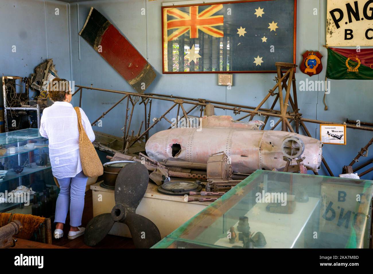 Ausstellung historischer Artefakte aus dem 2. Weltkrieg, Kokopo war Museum, Kokopo, Papua-Neuguinea Stockfoto