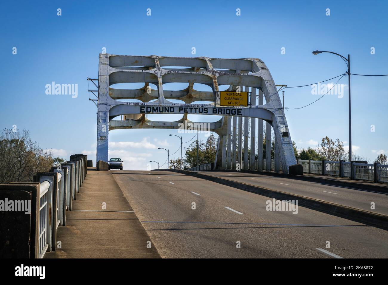 Selma, AL, USA-December 7, 2020: Edmund Pettus Bridge benannt nach einem Konföderierten General ist der Ort des blutigen Sonntagskonflikts am 7. März 1965 Stockfoto