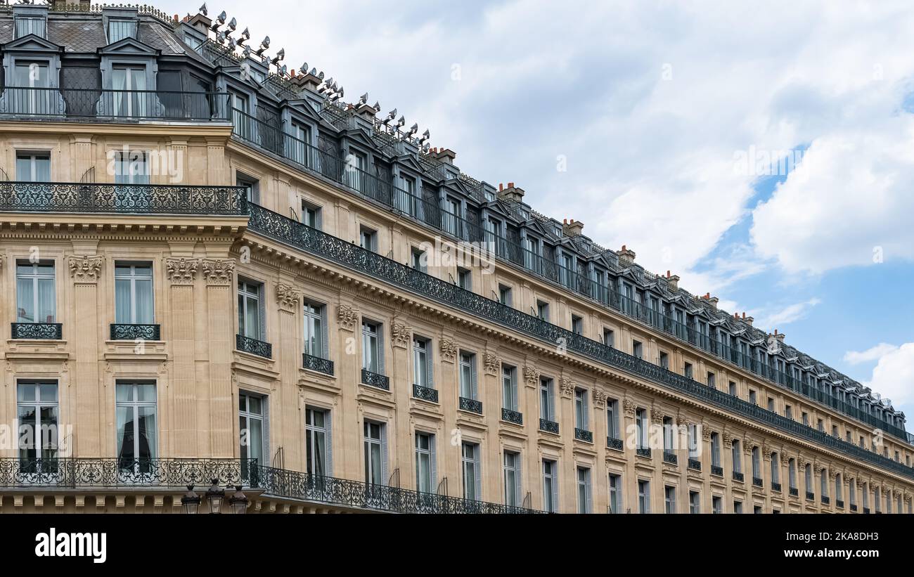 Paris, wunderschönes Gebäude, Avenue de l Opera, in einer Luxusgegend im Zentrum Stockfoto