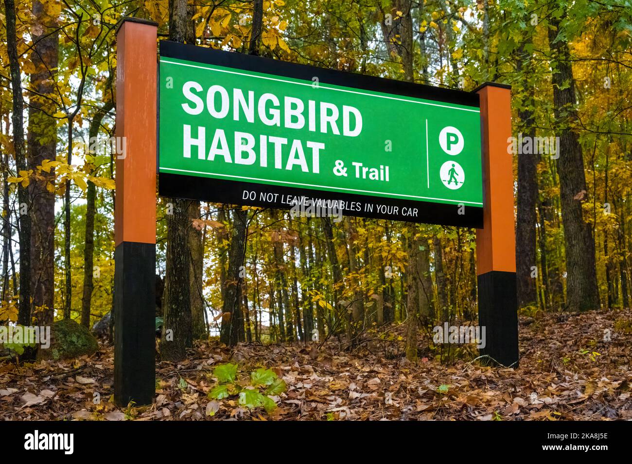 Eintrittsschild für Songbird Habitat & Trail im Stone Mountain Park in der Nähe von Atlanta, Georgia. (USA) Stockfoto