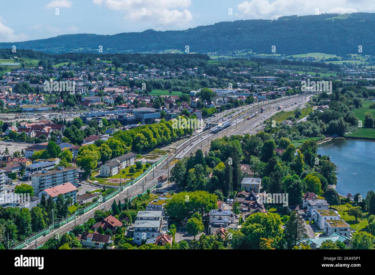 Luftaufnahme zur schönen Stadt Lindau am Bodensee mit ihrer berühmten Altstadt auf der Insel Stockfoto