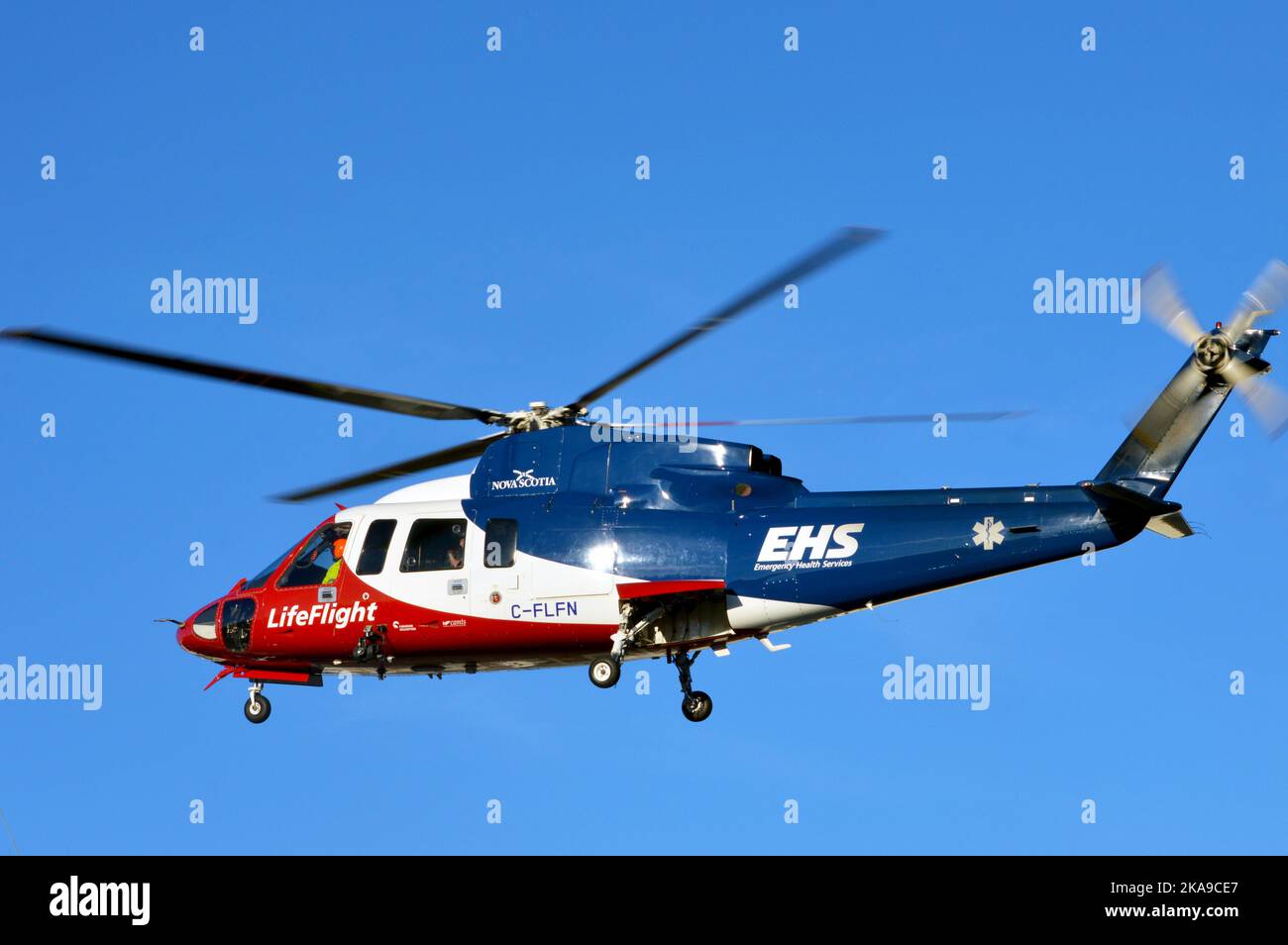C-FLFN (CFLFN), ein Sikorsky S-76C Rettungshubschrauber aus der Luft, der von Emergency Health Services (EHS) in Nova Scotia, Kanada, betrieben wird. Stockfoto