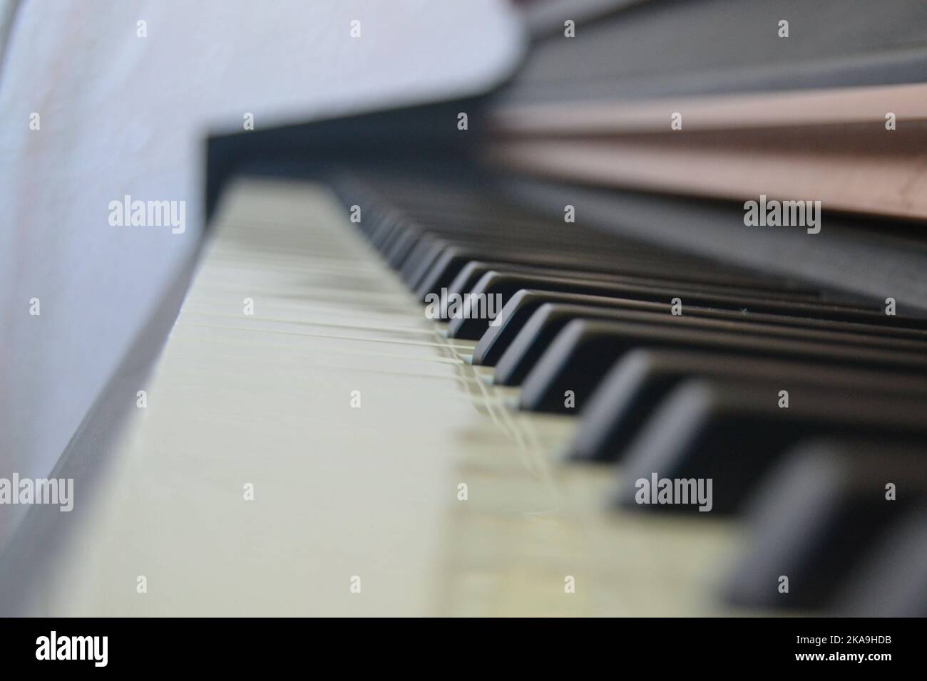 Eine Nahaufnahme der Klaviertastatur Stockfoto