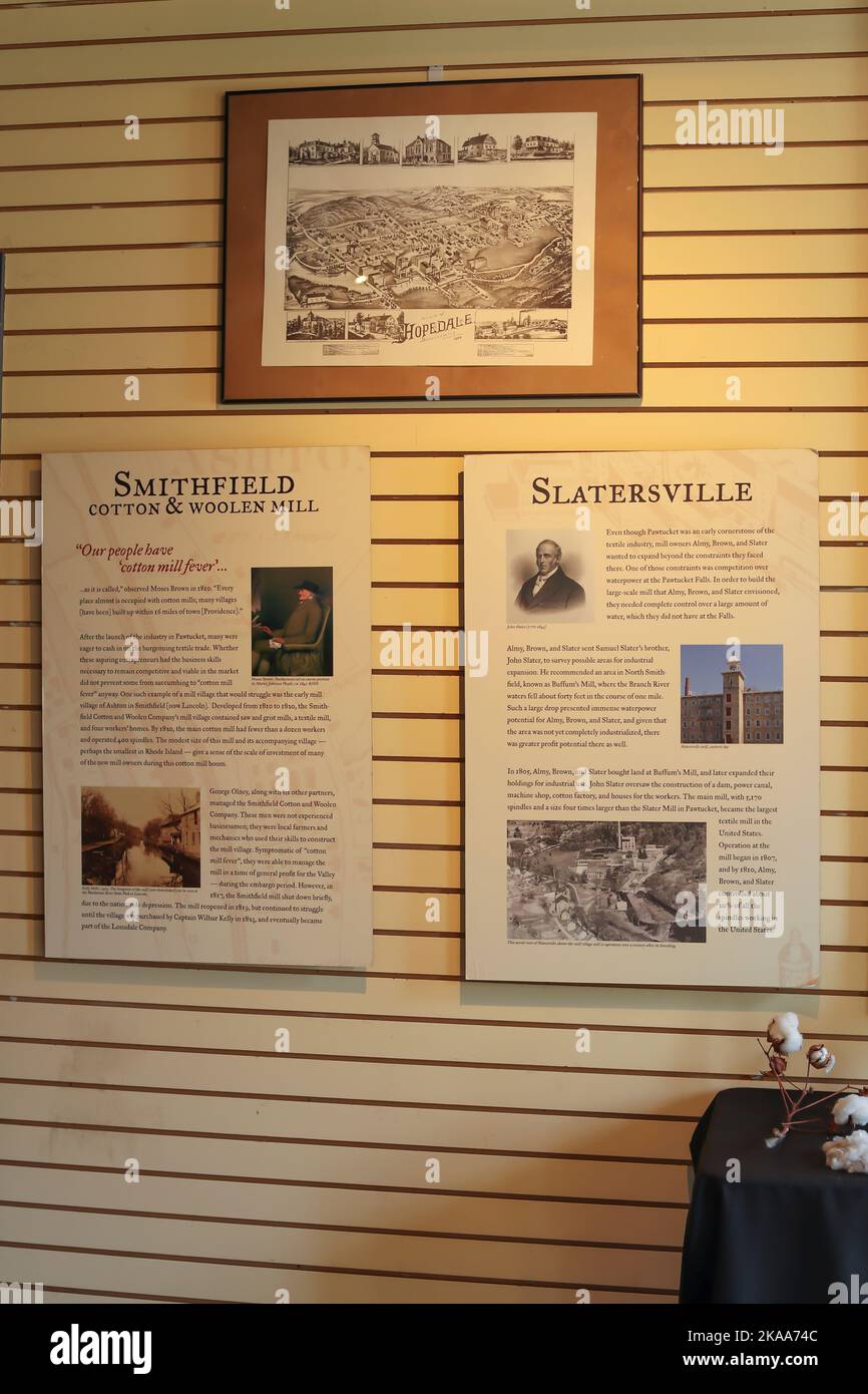 Gebäude aus dem 19.. Jahrhundert, die die Geschichte der ersten Wolle- und Baumwollmühlen in den USA erzählen. Das Blackstone River Valley wurde in eine Reihe von s umgewandelt Stockfoto