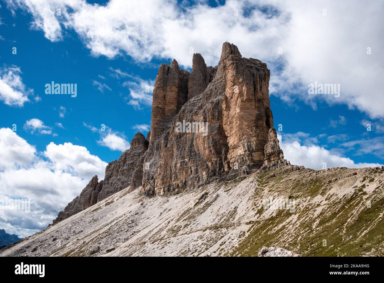 Malerische wilde alpine Landschaft rund um die 3 Zinnen Berge, die dolomiten in Südtirol Stockfoto