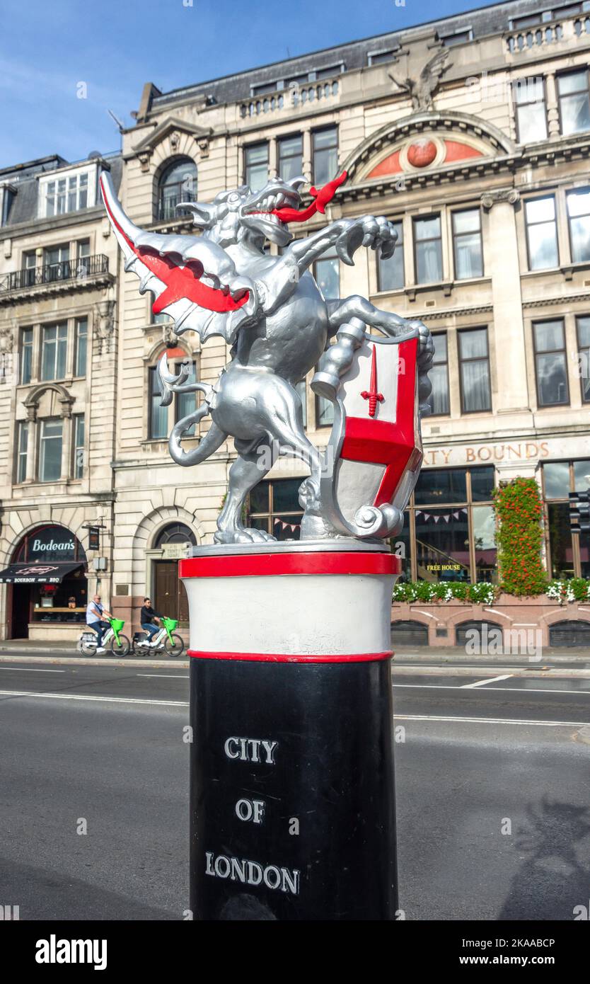 „Dragon“-Grenzmarkierung der Stadt London an der Byward Street, City of London, Greater London, England, Vereinigtes Königreich Stockfoto