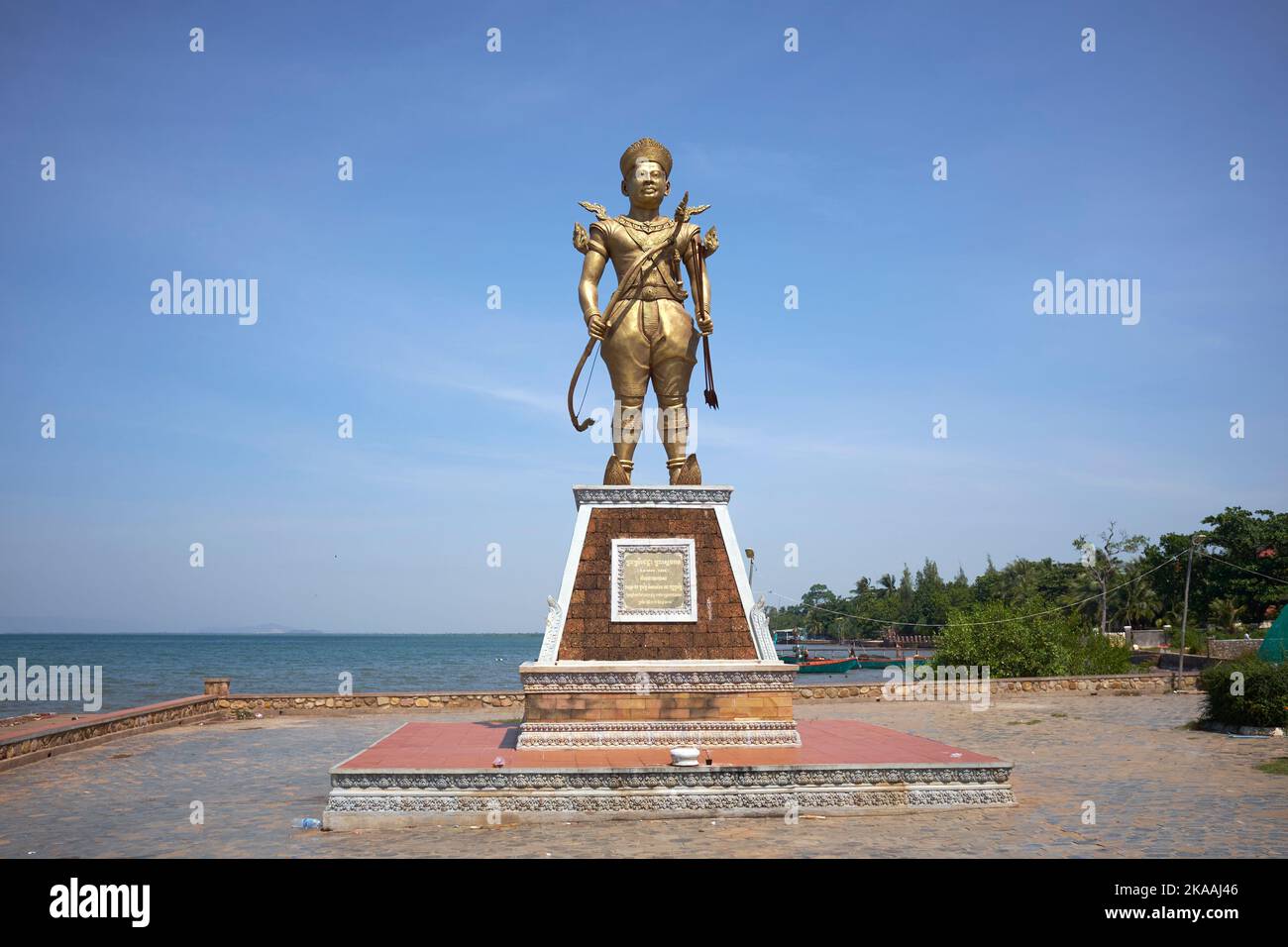 Statue von Dech Korn (Srei Chettha II) König von Kambodscha auf dem Fischerdorf Krabbenmarkt in Kep Kambodscha Stockfoto